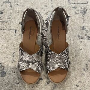 Treasure & Bond Black and Gray Snakeskin Sandals